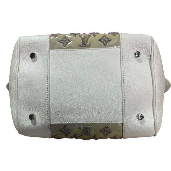 Louis Vuitton Bouclettes Speedy 25
Runway Top Handle Bag w/Clochette
Key Lock - Picture 8 of 14